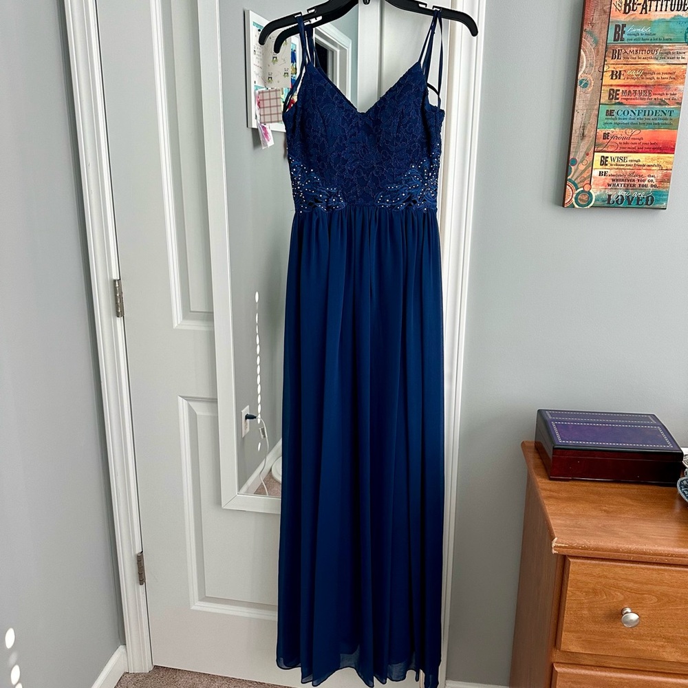 Size 3 navy prom dress